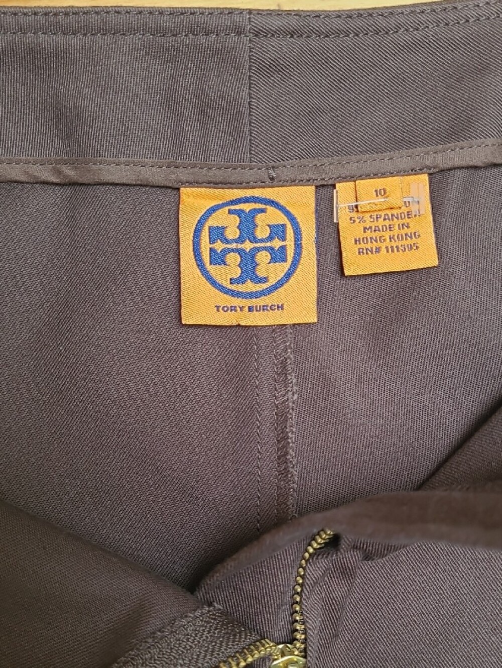 Tory Burch Brown Cropped Ankle Pants with Gold Logo Zipper Pull, size 10 - Picture 5 of 12